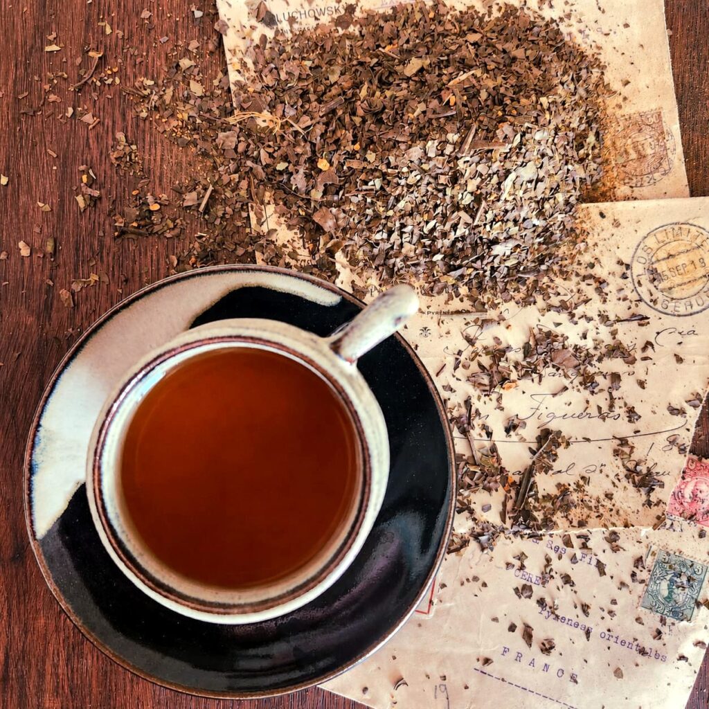 Soleil de Curcuma avec tasse