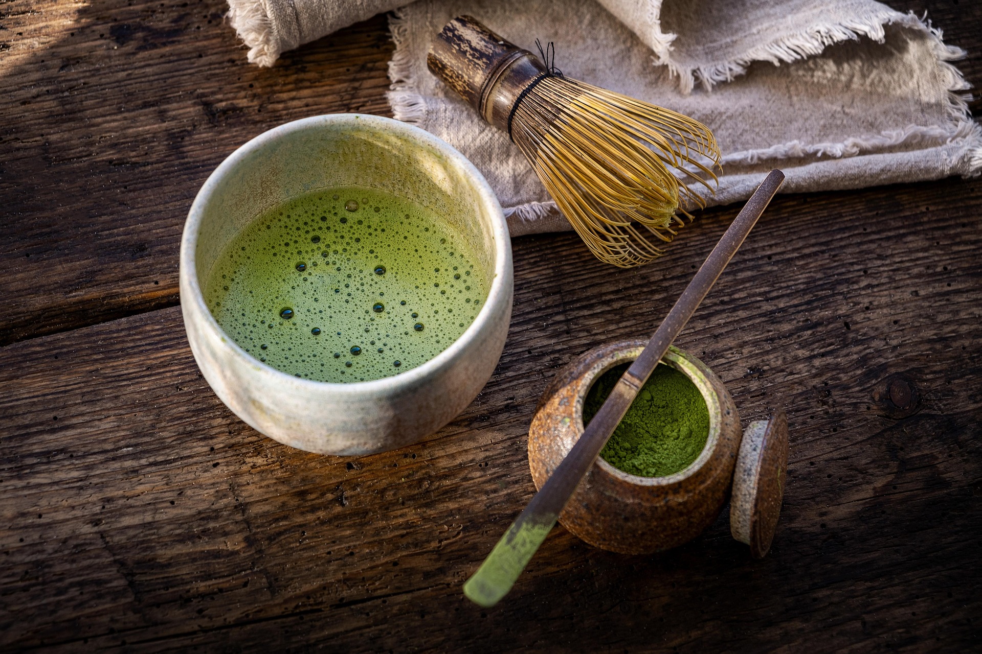 Préparation du matcha au Japon